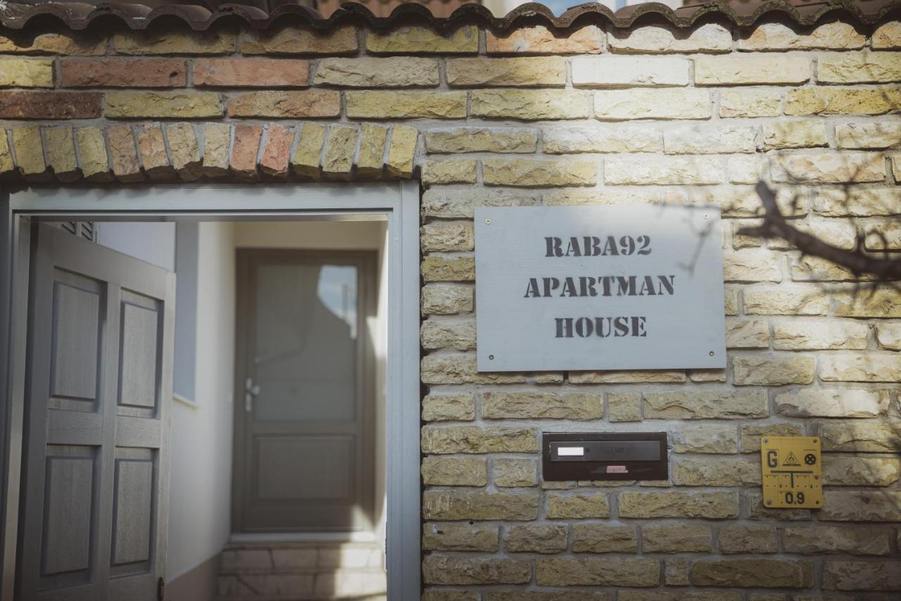 Raba92 Apartman House Luaran gambar